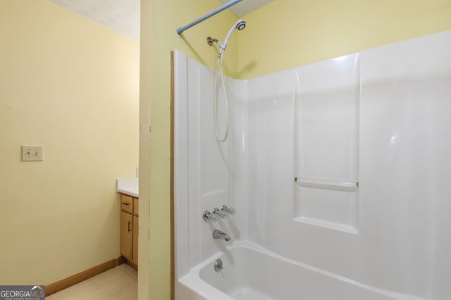 143 Copperhead Road, Cornelia, GA 30531