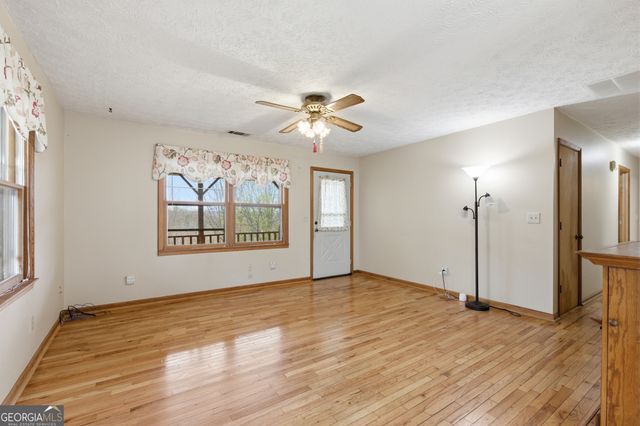 143 Copperhead Road, Cornelia, GA 30531