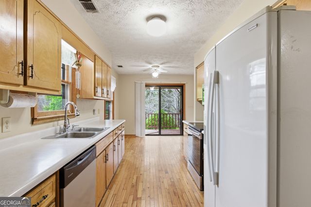 143 Copperhead Road, Cornelia, GA 30531