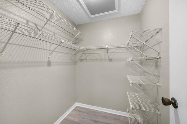 2120 El Paseo Street 2708, Houston, TX 77054