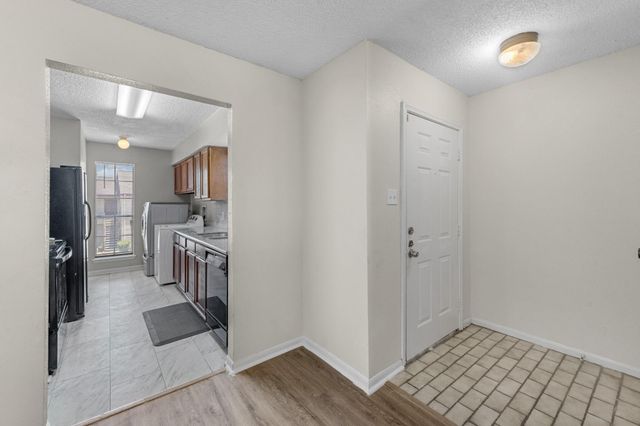 2120 El Paseo Street 2708, Houston, TX 77054