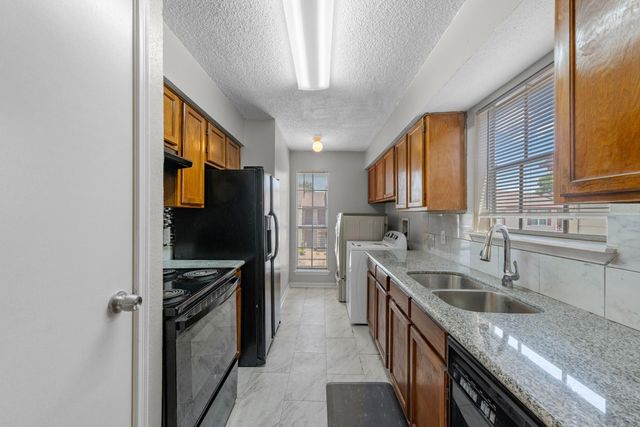 2120 El Paseo Street 2708, Houston, TX 77054