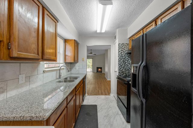 2120 El Paseo Street 2708, Houston, TX 77054