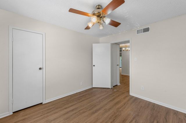 2120 El Paseo Street 2708, Houston, TX 77054