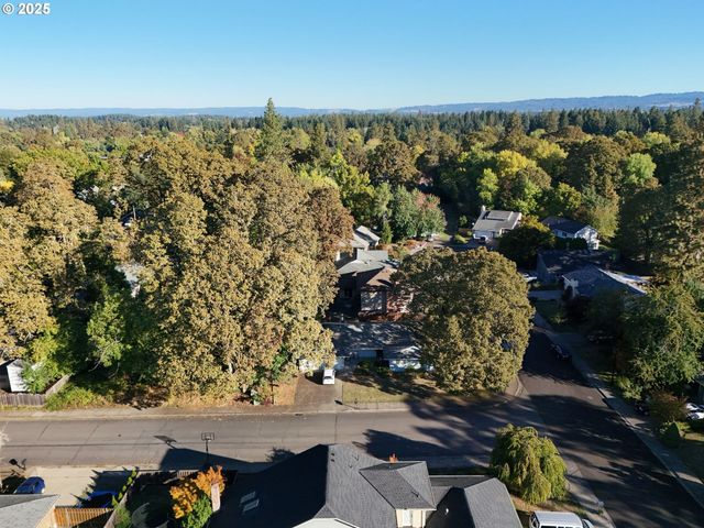 3205 Sw 180TH Pl, Beaverton, OR 97003