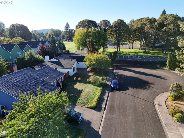 3205 Sw 180TH Pl, Beaverton, OR 97003