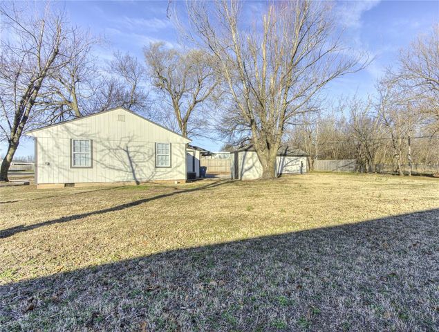 10303 Saint Patrick Drive, Midwest City, OK 73130
