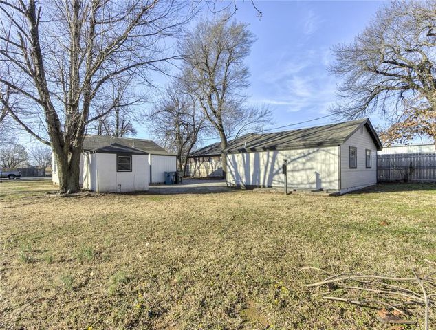 10303 Saint Patrick Drive, Midwest City, OK 73130