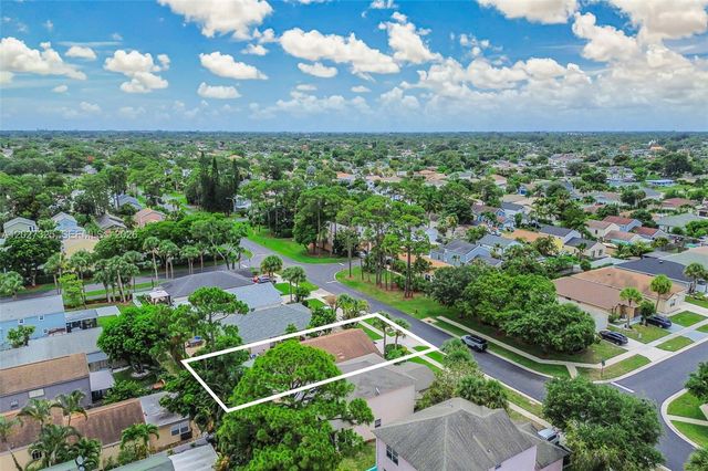 6188 Azalea Cir, West Palm Beach, FL 33415