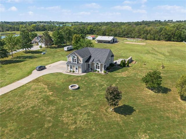 19006 S Prairie Lane, Pleasant Hill, MO 64083