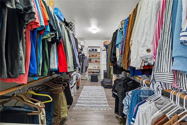 19006 S Prairie Lane, Pleasant Hill, MO 64083