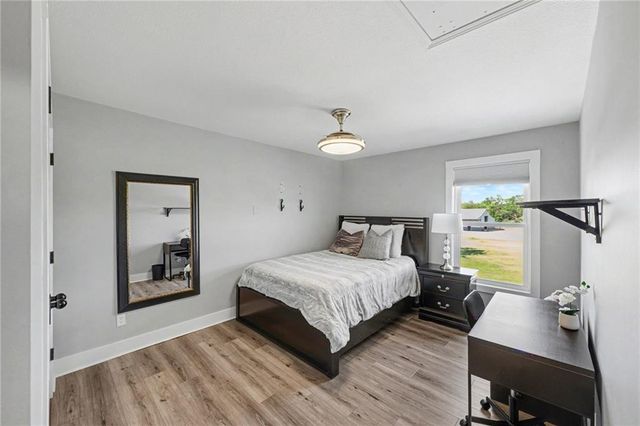 19006 S Prairie Lane, Pleasant Hill, MO 64083