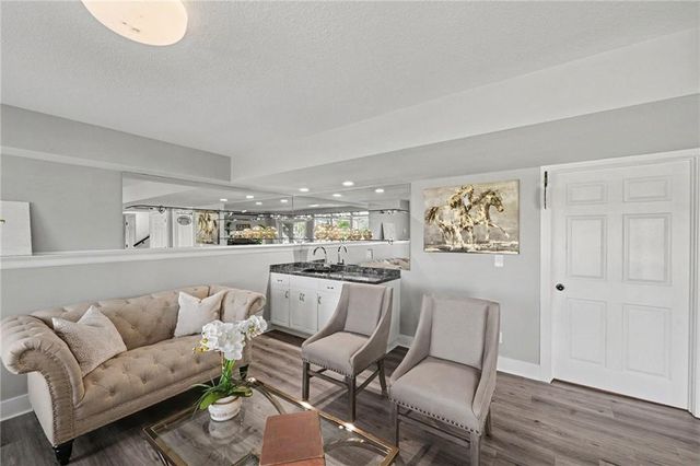 19006 S Prairie Lane, Pleasant Hill, MO 64083