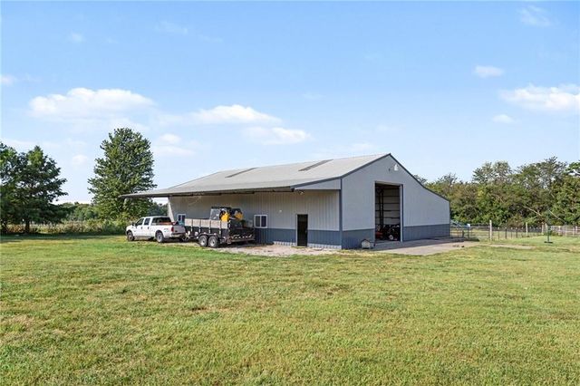 19006 S Prairie Lane, Pleasant Hill, MO 64083