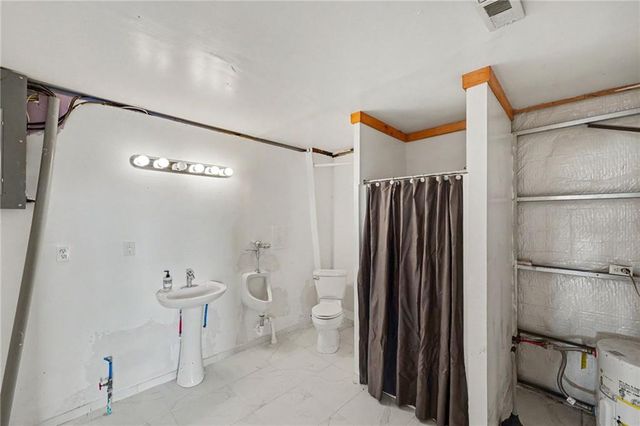 19006 S Prairie Lane, Pleasant Hill, MO 64083