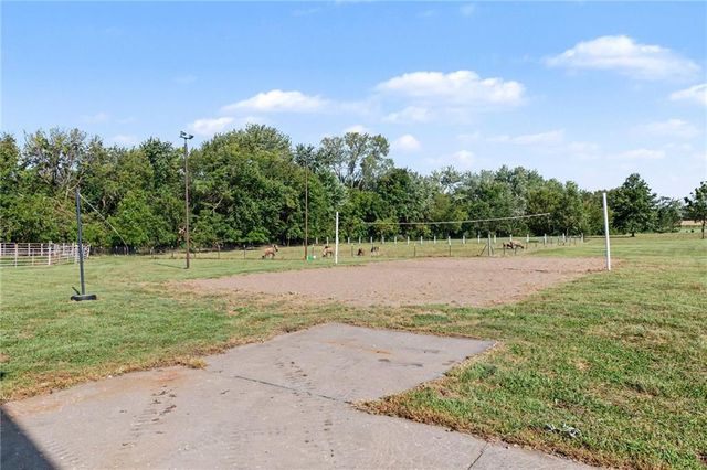 19006 S Prairie Lane, Pleasant Hill, MO 64083