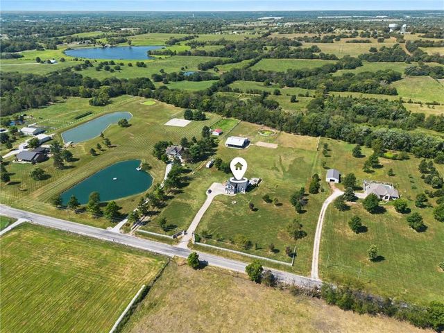 19006 S Prairie Lane, Pleasant Hill, MO 64083