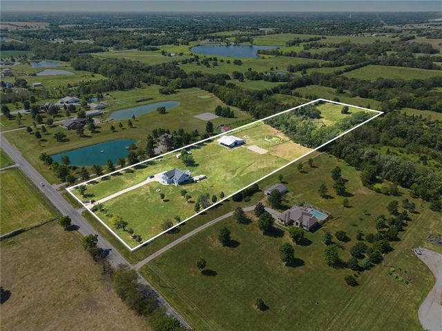 19006 S Prairie Lane, Pleasant Hill, MO 64083