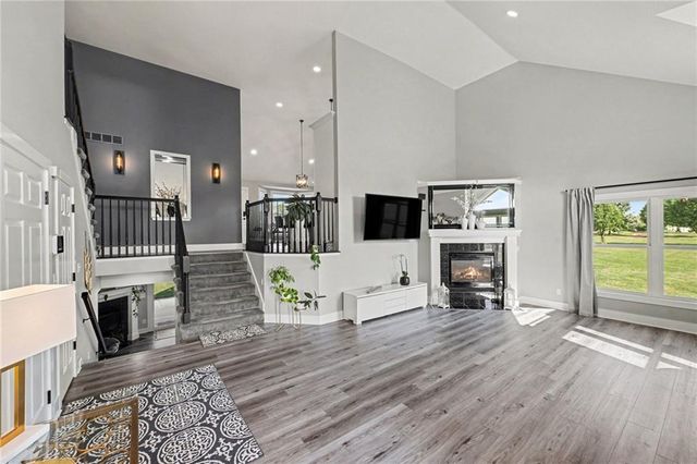 19006 S Prairie Lane, Pleasant Hill, MO 64083