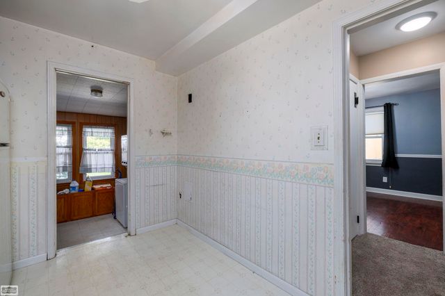 22331 Harper Lake Avenue, Saint Clair Shores, MI 48080