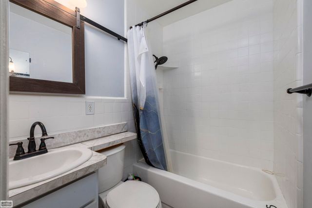 22331 Harper Lake Avenue, Saint Clair Shores, MI 48080