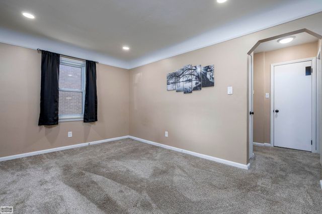 22331 Harper Lake Avenue, Saint Clair Shores, MI 48080