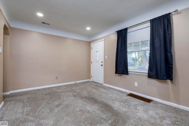 22331 Harper Lake Avenue, Saint Clair Shores, MI 48080