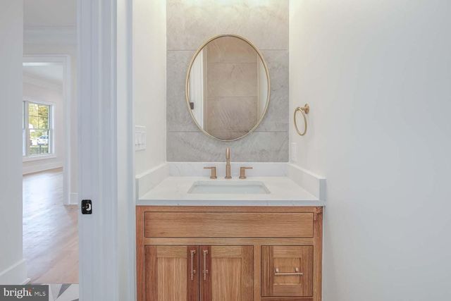 6012 SONOMA RD, Bethesda, MD 20817