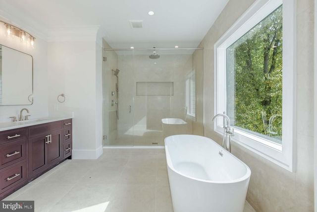 6012 SONOMA RD, Bethesda, MD 20817