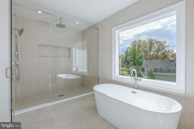 6012 SONOMA RD, Bethesda, MD 20817