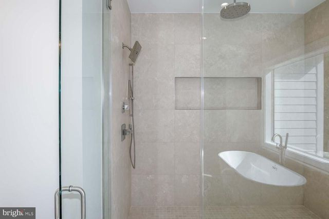 6012 SONOMA RD, Bethesda, MD 20817