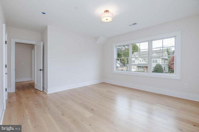 6012 SONOMA RD, Bethesda, MD 20817