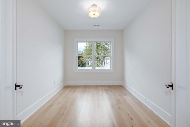 6012 SONOMA RD, Bethesda, MD 20817