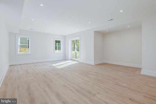 6012 SONOMA RD, Bethesda, MD 20817