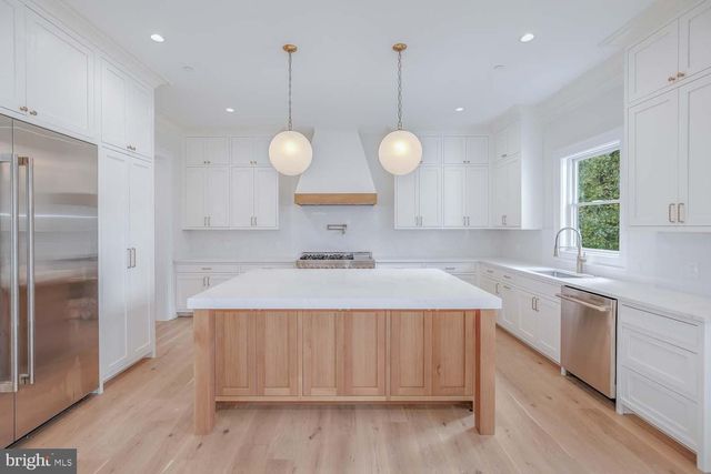 6012 SONOMA RD, Bethesda, MD 20817