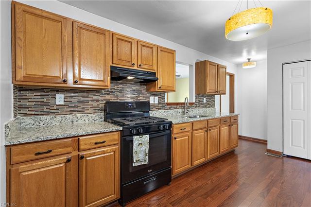 2121 Effingham ST, Portsmouth, VA 23704