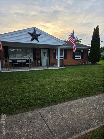 404 Pinewood Avenue, Piqua, OH 45356