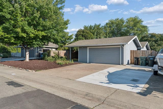 8456 Milky Way, Orangevale, CA 95662
