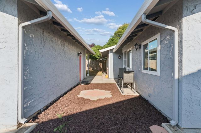 8456 Milky Way, Orangevale, CA 95662