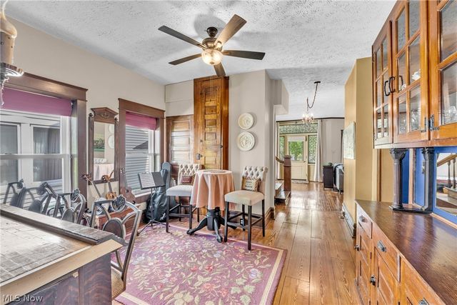 132 6th Street NW, Barberton, OH 44203