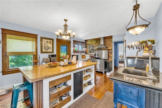 132 6th Street NW, Barberton, OH 44203