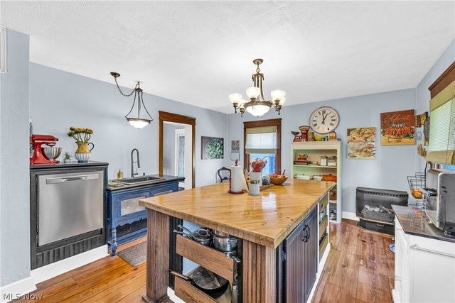 132 6th Street NW, Barberton, OH 44203