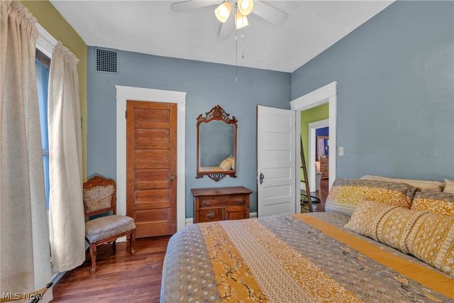132 6th Street NW, Barberton, OH 44203