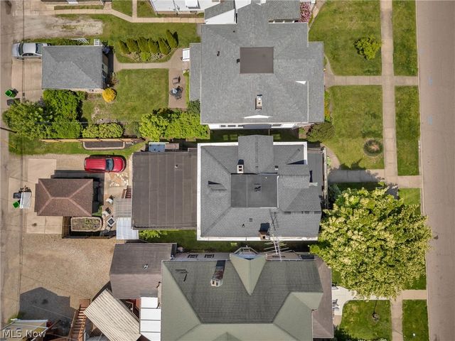 132 6th Street NW, Barberton, OH 44203