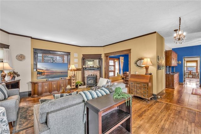 132 6th Street NW, Barberton, OH 44203