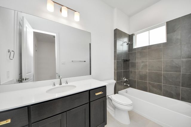 10235 Forest Lake Drive, Sienna Plantation, TX 77459