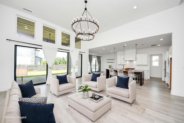 10235 Forest Lake Drive, Sienna Plantation, TX 77459