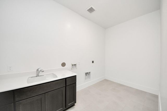 10235 Forest Lake Drive, Sienna Plantation, TX 77459