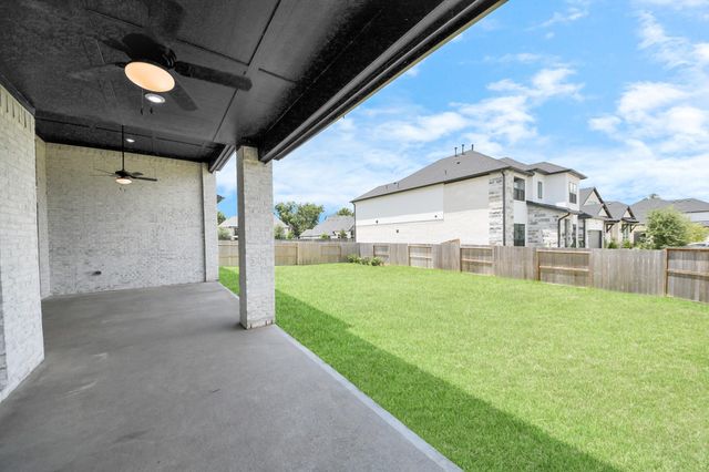 10235 Forest Lake Drive, Sienna Plantation, TX 77459