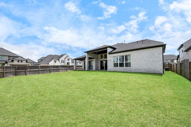 10235 Forest Lake Drive, Sienna Plantation, TX 77459